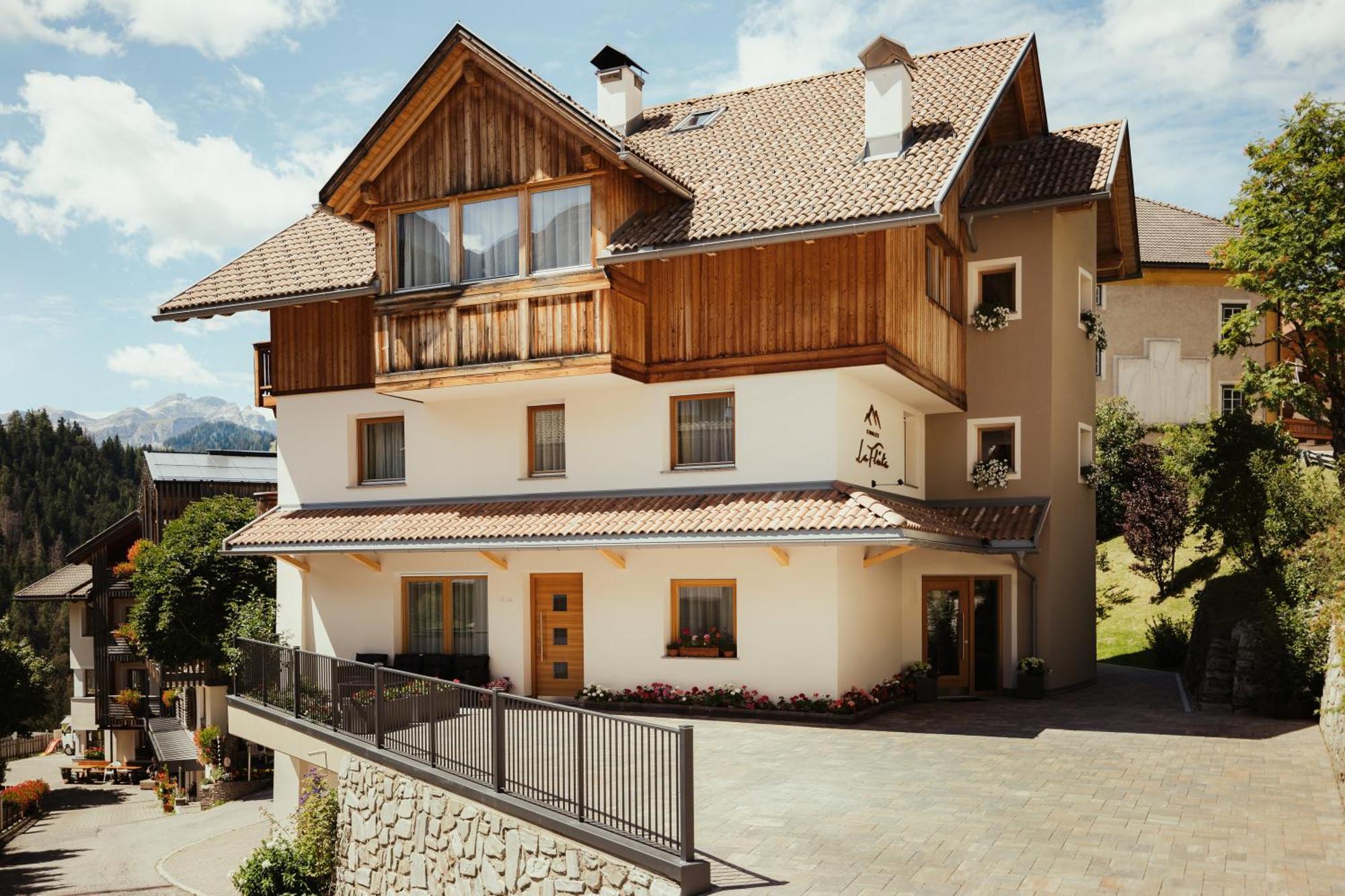 Chalet La Flueta Margherita ลาวาลเล ภายนอก รูปภาพ